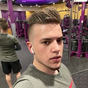 Meet your Posher, Alejandro